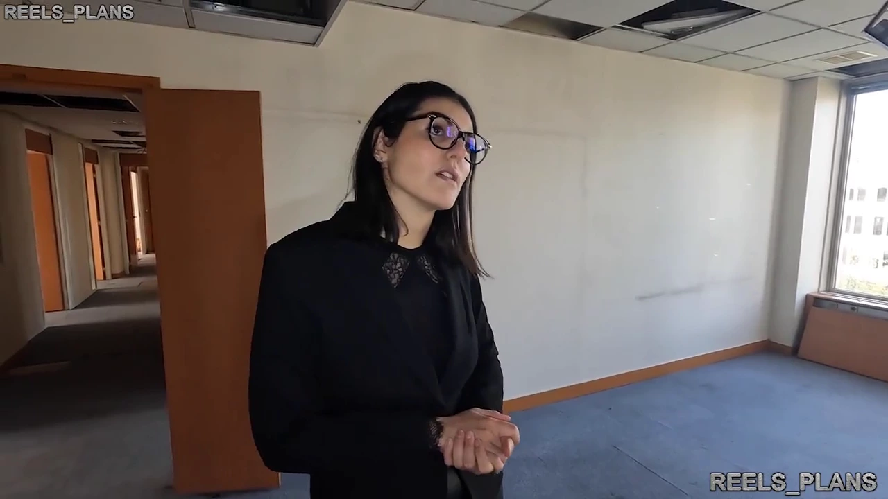 Real estate agent engages in anal sex during fake client visit while cheating on her boyfriend porn video